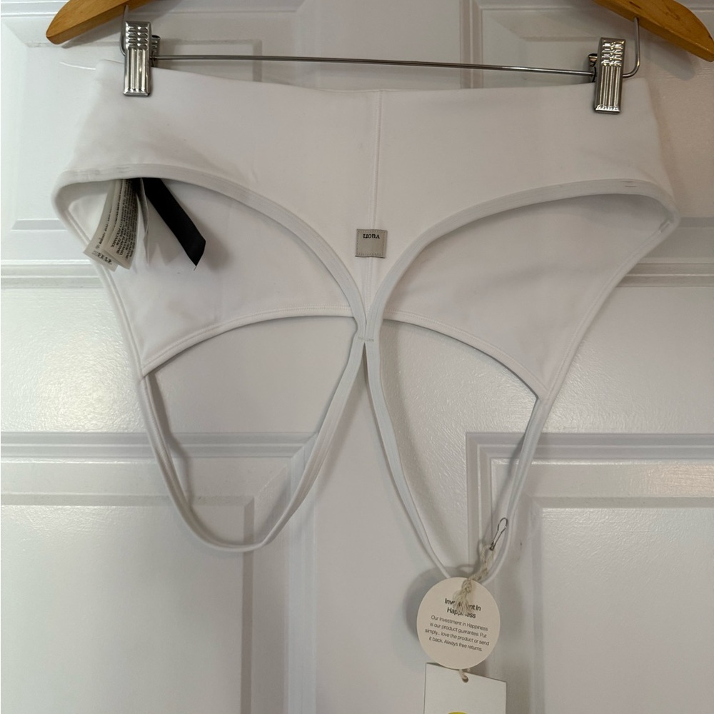 Vuori White Performance Apparel - image 3